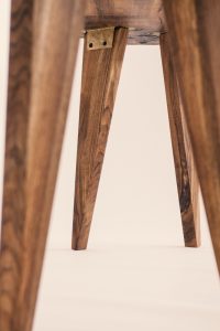 OAK TABLE