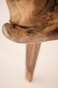 OAK TABLE